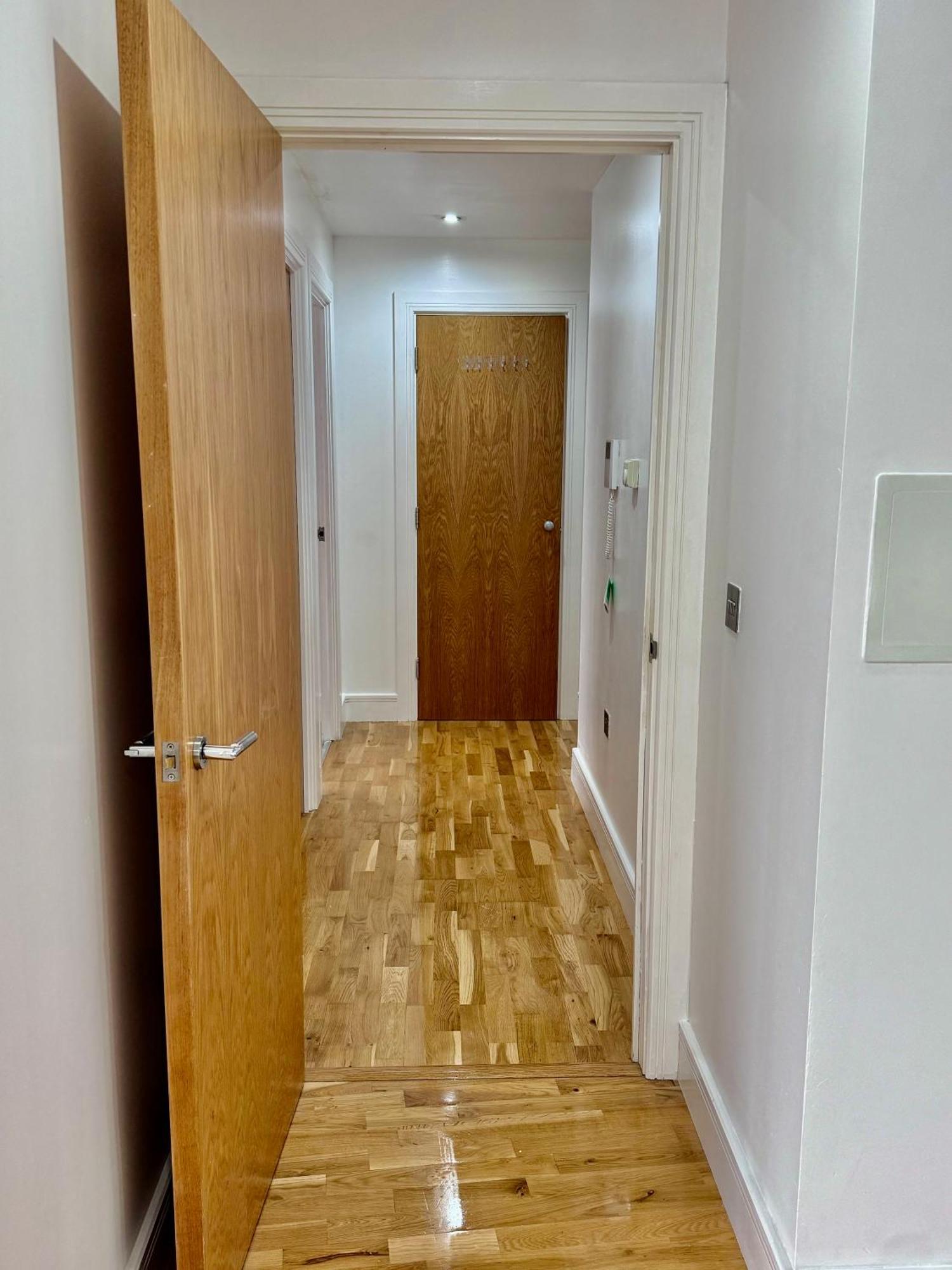 Luxury 2 Bed Entire Apartment-Near Tube & Shopping Centre Harrow kerület Kültér fotó